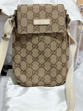 AUTHENTIC Vintage GUCCI Beige & Brown GG Monogram Crossbody Phone Bag